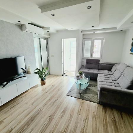 Apartment Mirjana Макарська Екстер'єр фото