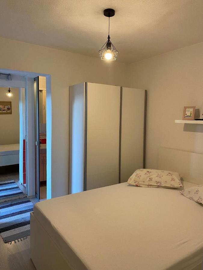Apartment Mirjana Макарська Екстер'єр фото