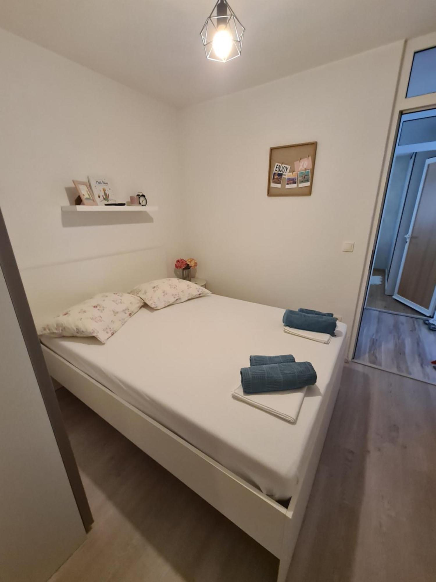 Apartment Mirjana Макарська Екстер'єр фото