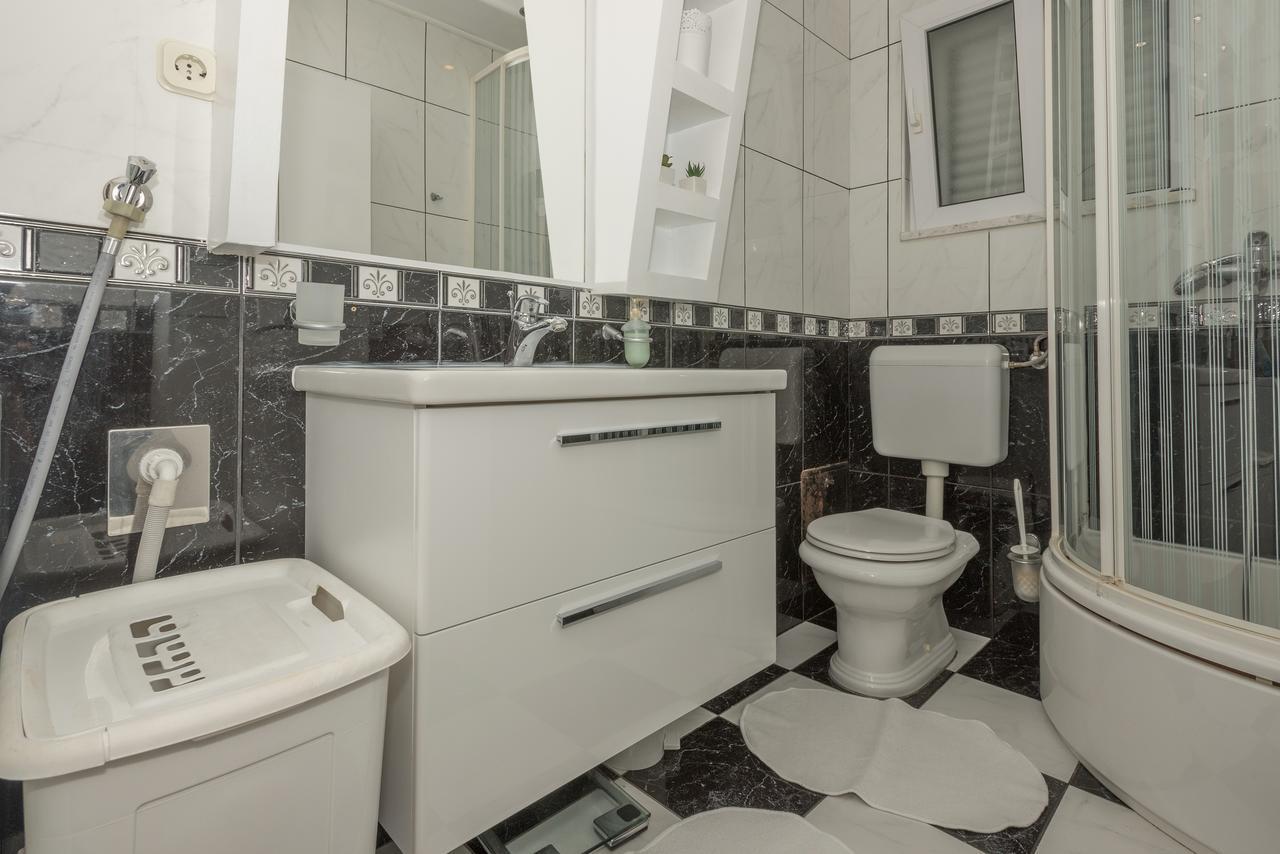 Apartment Mirjana Макарська Екстер'єр фото