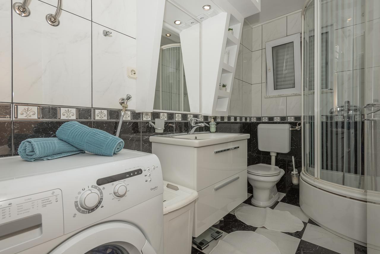 Apartment Mirjana Макарська Екстер'єр фото