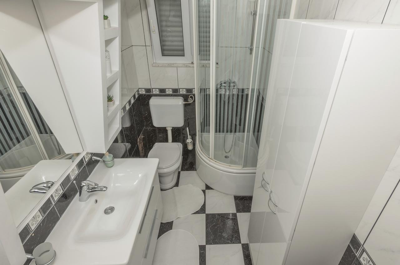 Apartment Mirjana Макарська Екстер'єр фото