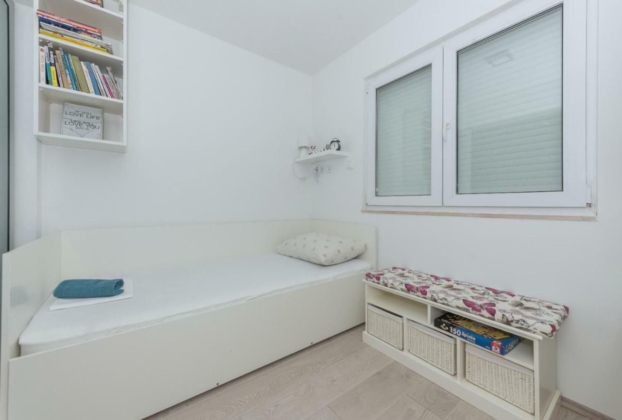 Apartment Mirjana Макарська Екстер'єр фото